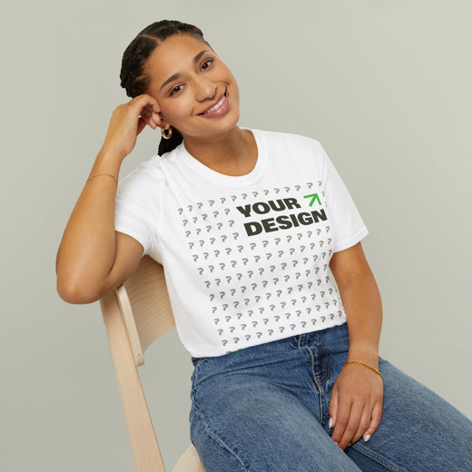 Camiseta personalizada con diseño propio – vista frontal | Personalized t-shirt front view